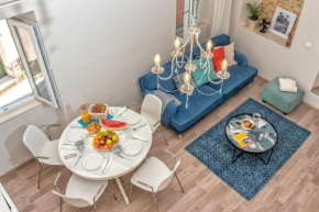 Newly Renovated 1730's Venetian Loft (02) !